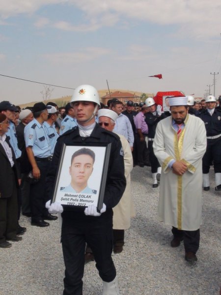 Konyalılar şehit polisi gözyaşlarıyla uğurladı