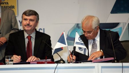 Konya'ya modern tramvay için 105 milyon Euro'luk imza