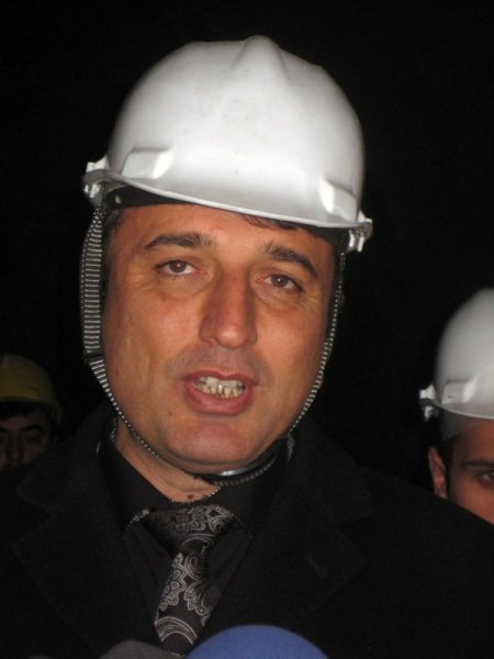 Kop Dağı Tüneli'nin 290 metresi kazıldı