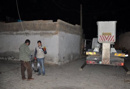 Kopan Elektrik Hatları Tehlike Saçıyor