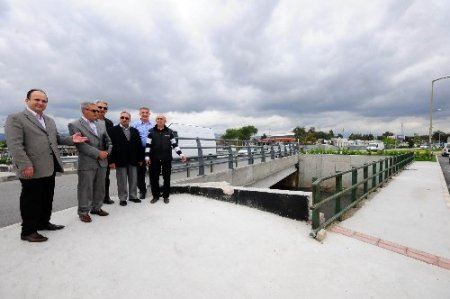 Köprü, esnafı mutlu etti