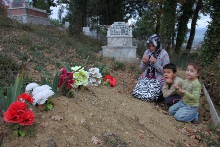 Köprü faciasında bulunamayan 5 kişi için aramalar devam ediyor