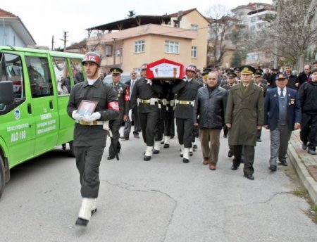 Kore gazisi askeri törenle toprağa verildi