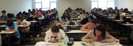 Körfez Dershaneleri'nden 900 öğrenciye aslını aratmayan sınav