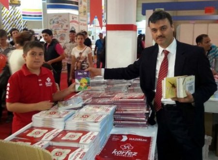 Körfez Dershanesi öğrencilerine 100 bin kitap hediye edecek