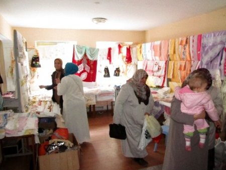 Körfez Eğitim Gönüllüleri Derneği öğrenciler için kermes düzenledi