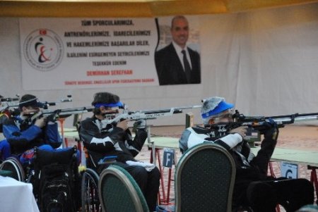 Korhan Yamaç, IPC 2013 Atıcılık Dünya Kupası tabanca atışında birinci oldu