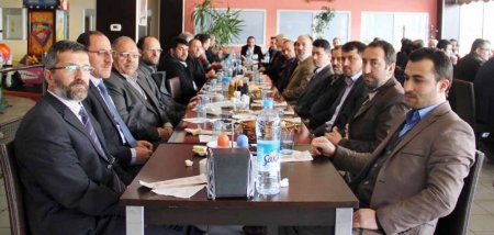 Korkusuz, din görevlileri ile kahvaltı yaptı