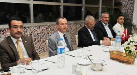 Korkut Ata Üniversitesi İftar Yemeği Verdi