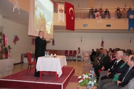 Korkuteli'nde Çanakkale konferansı düzenlendi