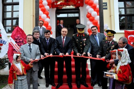 Korkuteli’nde halk kütüphanesi kapılarını açtı