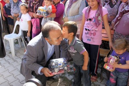 Korkuteli’nde köylüye 174 gebe düve dağıtıldı