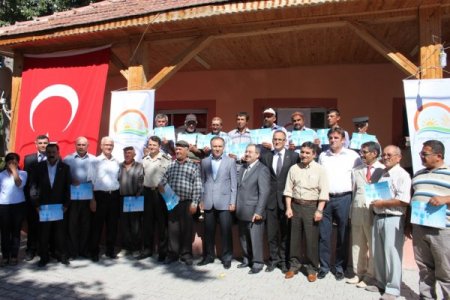 Korkuteli’nde köylüye 174 gebe düve dağıtıldı