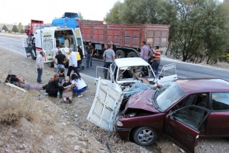Korkuteli’nde trafik kazası: 5 yaralı
