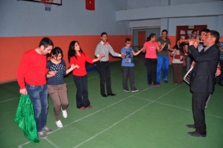 Korkut'ta görev yapan öğretmenler için halk oyunları kursu açıldı