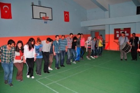 Korkut'ta görev yapan öğretmenler için halk oyunları kursu açıldı