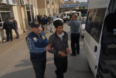 Korsan Gösteri İddiasıyla Gözaltına Alınanlar Adliyeye Sevk Edildi