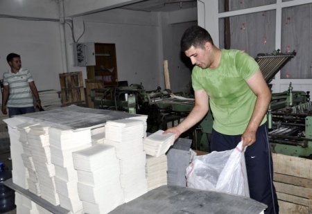 Korsan Kitap İmalathanesine Polis Baskını