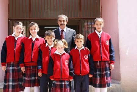 Korucu Ailesinin İmdadına Vali Yetişti