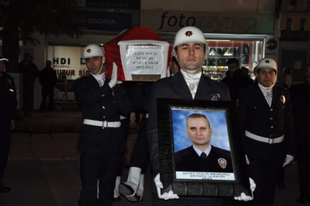 Koruma polisi Şenel için Eskişehir Emniyeti’nde tören düzenlendi