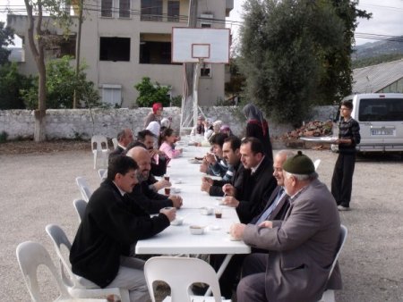 Köşkerler İmam Hatip Lisesi'nden velilere aşure ikramı