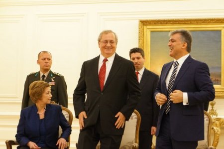 Kosova Büyükelçisi, Cumhurbaşkanı Abdullah Gül'e güven mektubu sundu