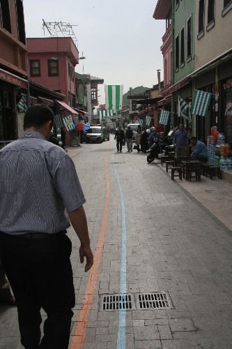 Koşu İçin Çizilen Mavi Çizgiler Merak Konusu Oldu