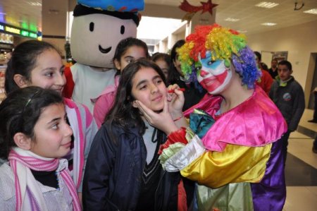 Köy çocukları eğlenceye doydu