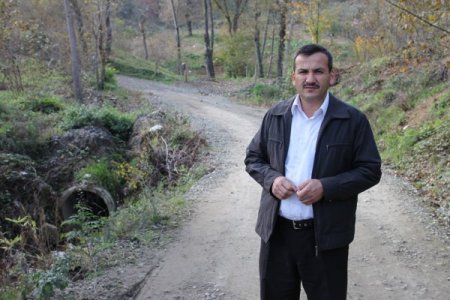Köy halkı yollarının yapılmasını istiyor