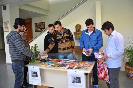 Köy okulları için kitap topluyorlar