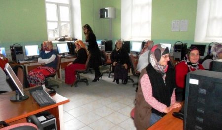 Köy okulu velilerine bilgisayar kursu