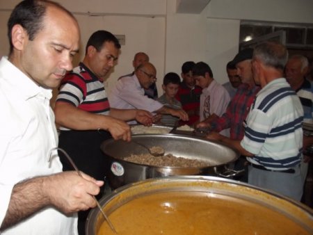 Köyde İmece Usulü İftar