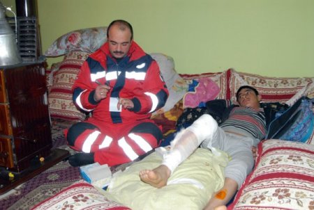 Köyde mahsur kalan 3 hastanın imdadına UMKE koştu