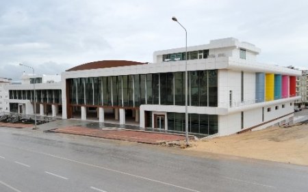 Köyden gelen vatandaş, bu pazar yerinde ürününü halka doğrudan satacak