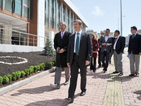 Köyden gelen vatandaş, bu pazar yerinde ürününü halka doğrudan satacak