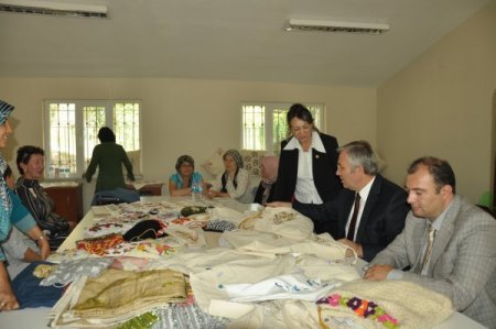 Köylü kadınlar, geçmişin motiflerini gelecekle buluşturmaya devam ediyor