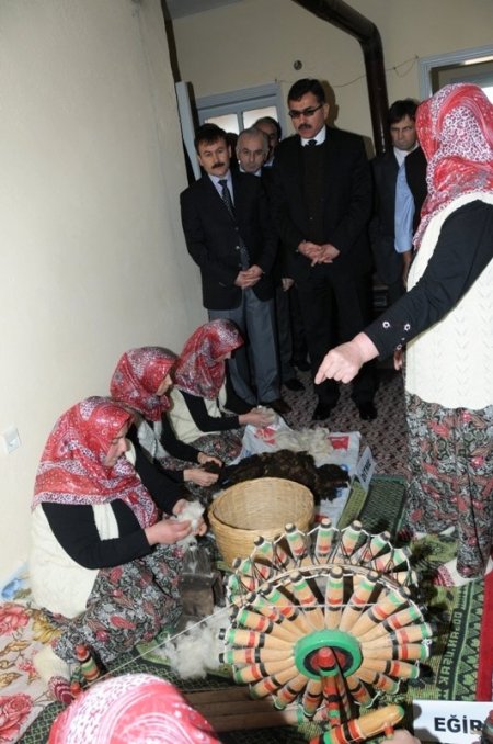 Köylü kadınlar 'şayak' dokuma sanatını yaşatacak