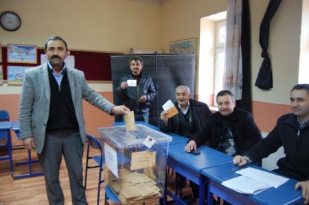 Köylüler, mahalle olmak için anlaşamayınca referanduma gitti