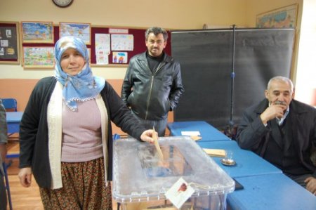 Köylüler, mahalle olmak için anlaşamayınca referanduma gitti