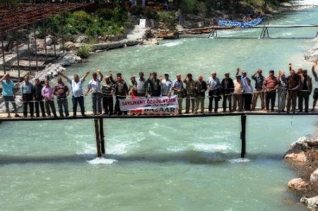 Köylüler, Saklıkent'te Hidroelektrik Santrali Eylemi Yaptı