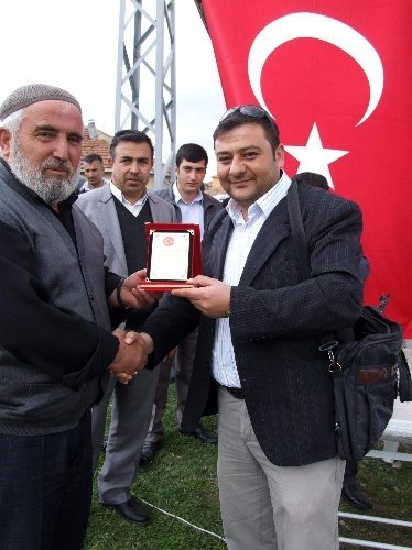 Köylüler Nisan ayının yağmurlu geçmesinden dolayı şükür duasına çıktı