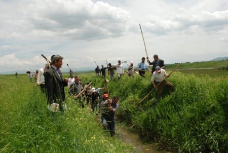 Köylüler Sulama Kanalı İçin Seferber Oldu