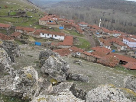 Köylüleri Korkutan Dev Kayalar Kontrol Altına Alındı