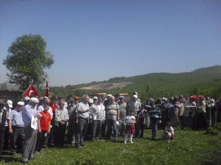 Köylülerin, çimento fabrikasına karşı mücadelesi devam ediyor