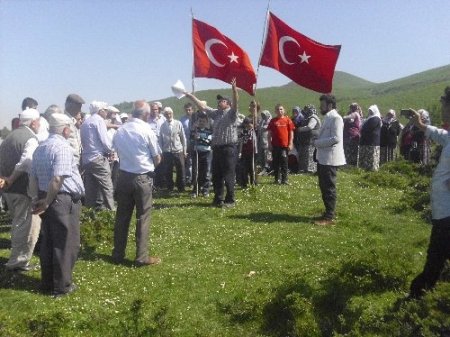 Köylülerin, çimento fabrikasına karşı mücadelesi devam ediyor