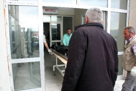 Koyun otlatan çoban, kadın cesedi buldu