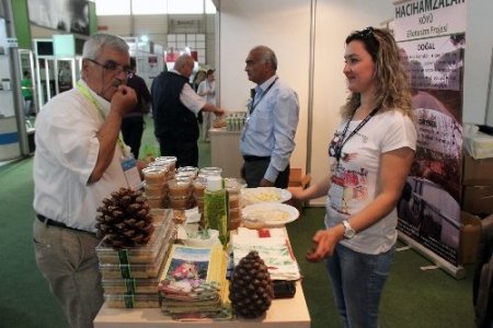 Kozak ürünleri fuarda ilgi odağı oldu