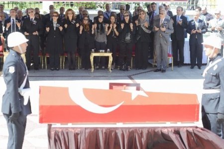 Kozakçıoğlu, İstanbul Valiliği'nden resmi törenle uğurlandı