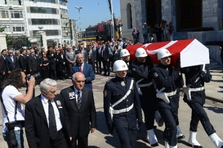 Kozakçıoğlu, İstanbul Valiliği'nden resmi törenle uğurlandı