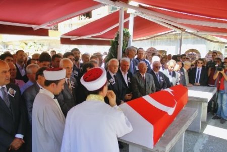 Kozakçıoğlu son yolculuğuna uğurlandı